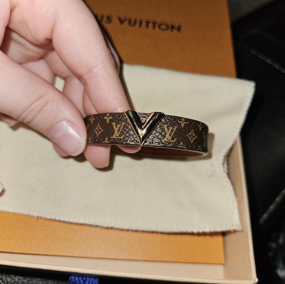 Louis Vuitton Bracelet - Picture 5 of 7
